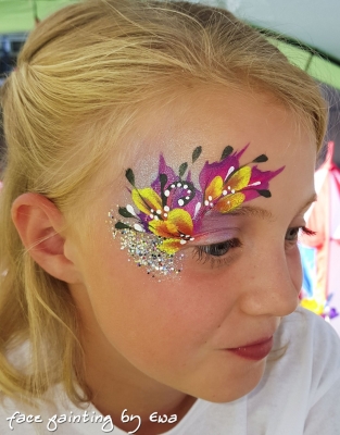 festival face paint flowers glitter Telford